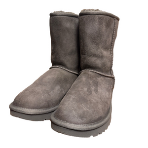 LIKE NEW UGG 🐑 Classic Short II Gray Boots Size 7 - worn once!